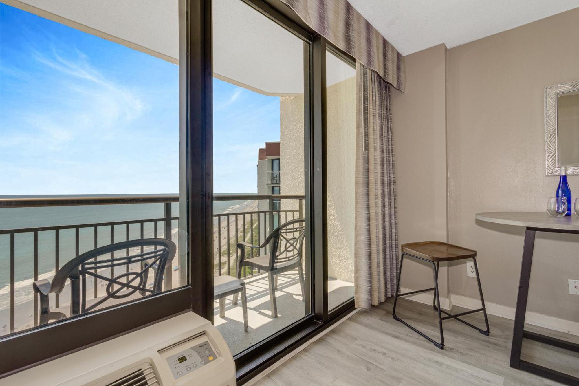 Oceanview Studio Escape With Beach Steps Away! 1828 Myrtle Beach Eksteriør billede