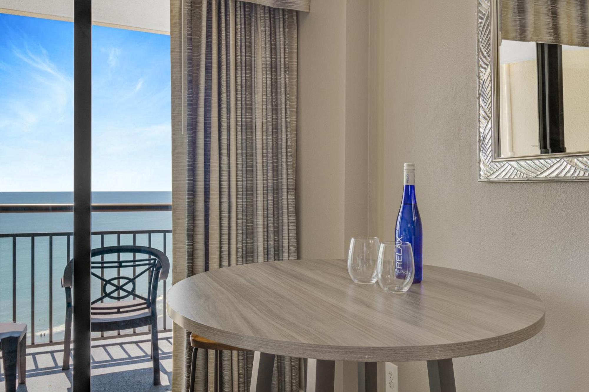 Oceanview Studio Escape With Beach Steps Away! 1828 Myrtle Beach Eksteriør billede